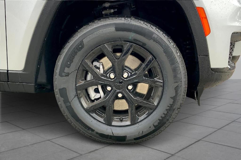 new 2025 Jeep Grand Cherokee L car, priced at $39,372
