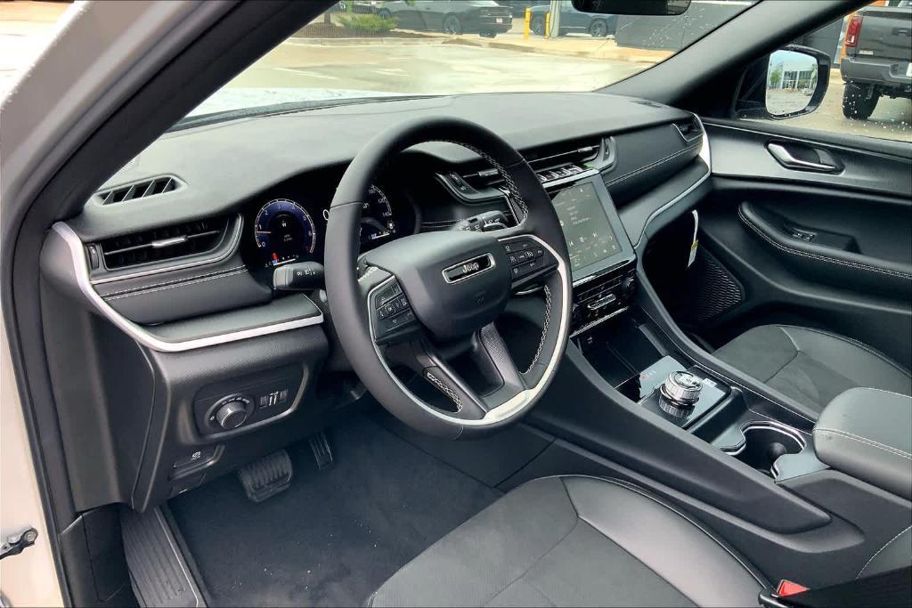 new 2025 Jeep Grand Cherokee L car, priced at $39,372