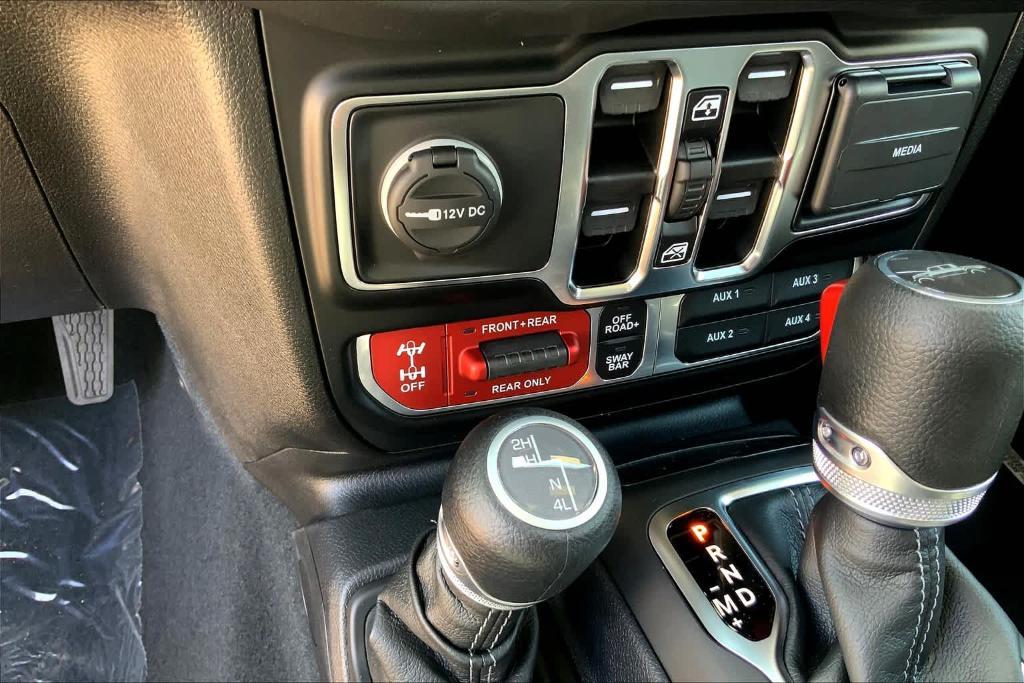 new 2024 Jeep Gladiator car, priced at $53,402