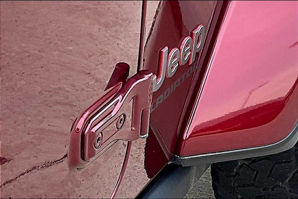used 2021 Jeep Gladiator car, priced at $35,591