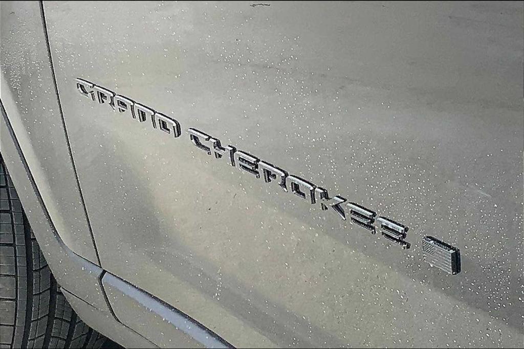 new 2025 Jeep Grand Cherokee car, priced at $35,730