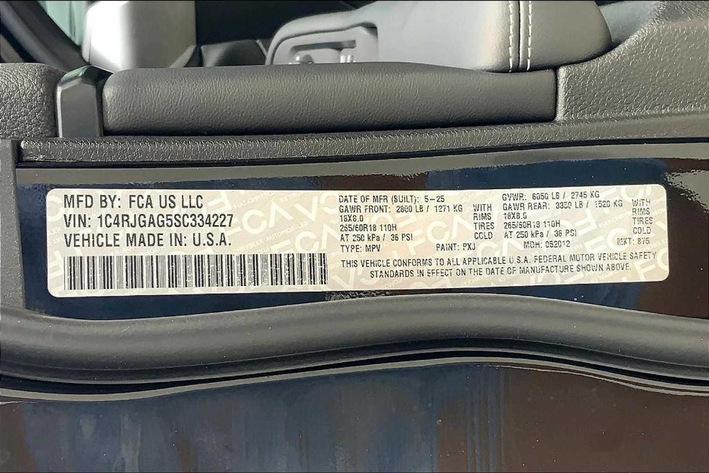new 2025 Jeep Grand Cherokee car, priced at $35,730