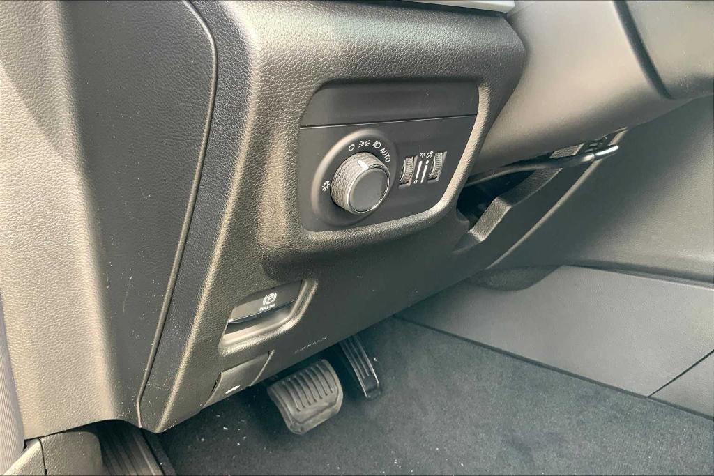 new 2025 Jeep Grand Cherokee car, priced at $35,730