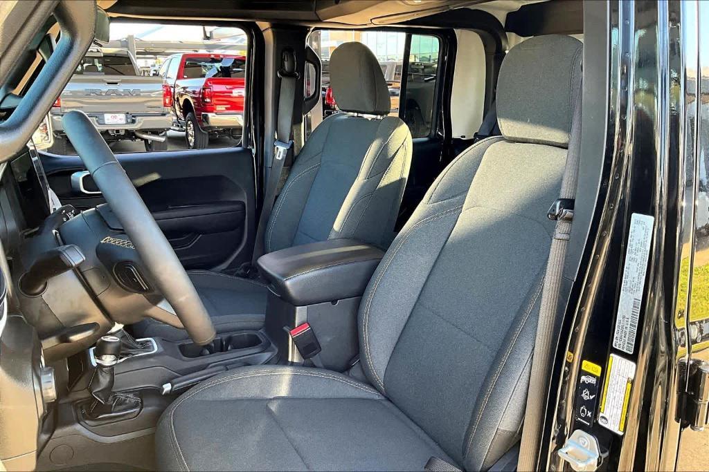 used 2024 Jeep Gladiator car, priced at $37,391