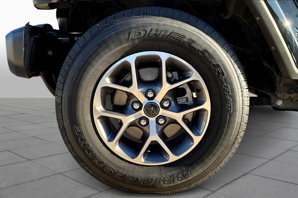 used 2024 Jeep Gladiator car, priced at $37,391