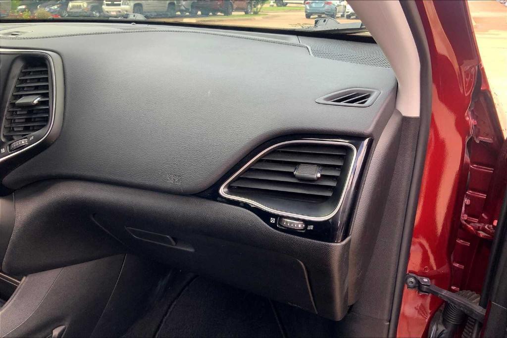 used 2021 Jeep Cherokee car, priced at $16,431