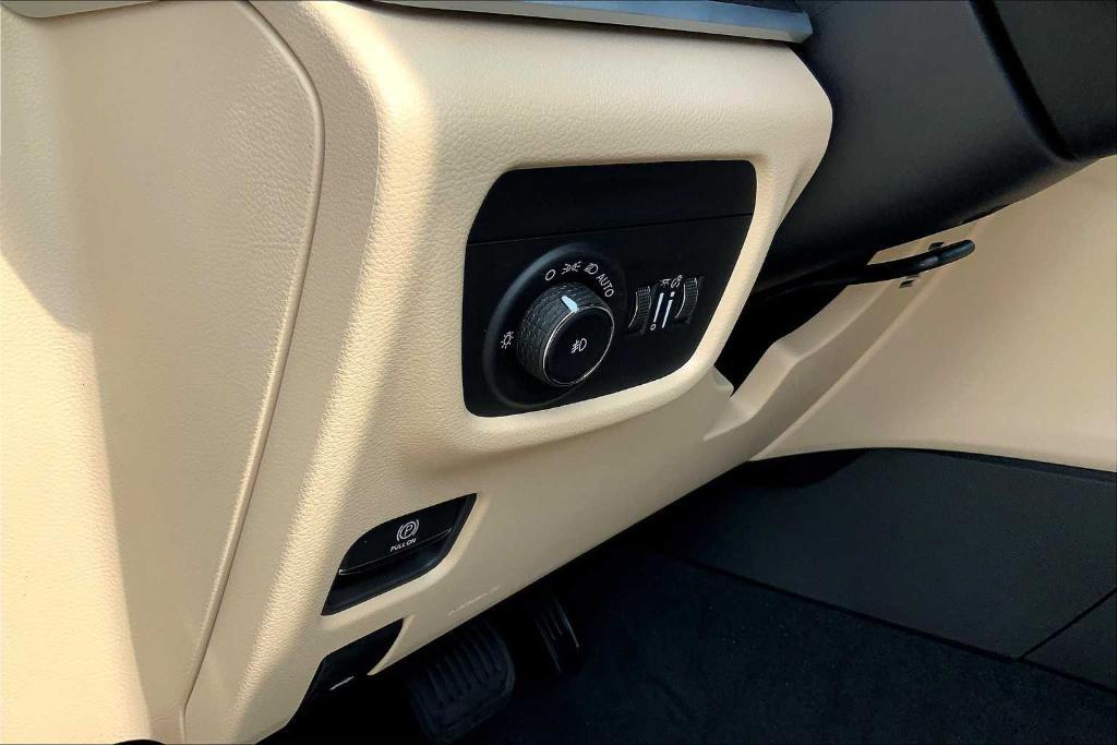 new 2025 Jeep Grand Cherokee L car, priced at $43,967