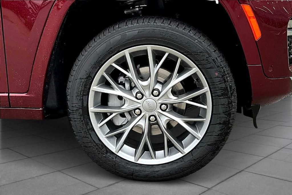 new 2025 Jeep Grand Cherokee car, priced at $51,350