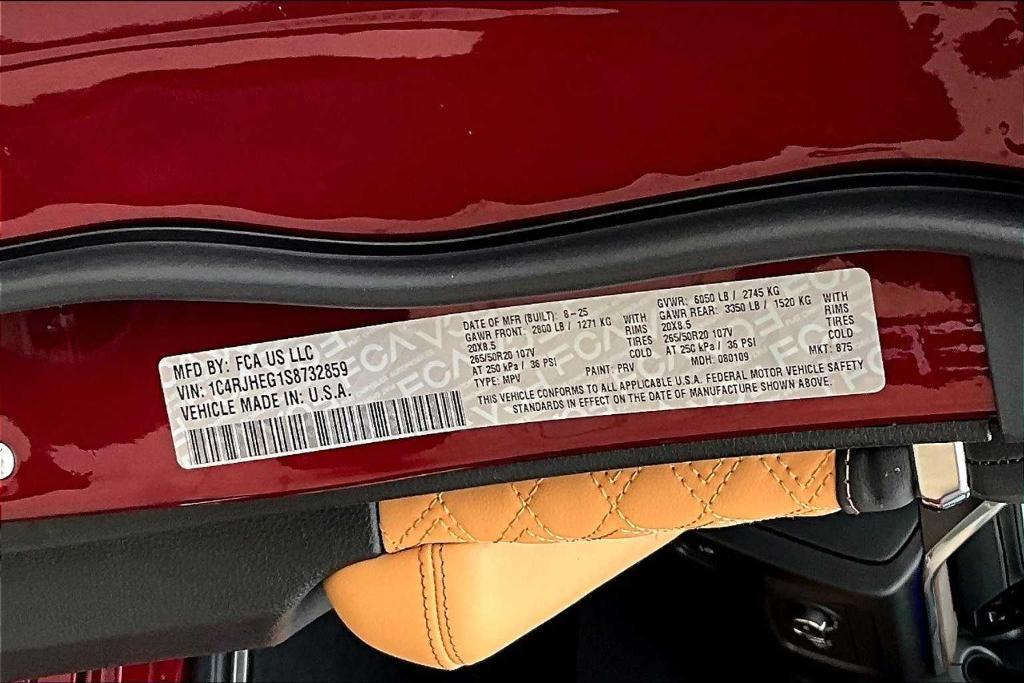 new 2025 Jeep Grand Cherokee car, priced at $51,350