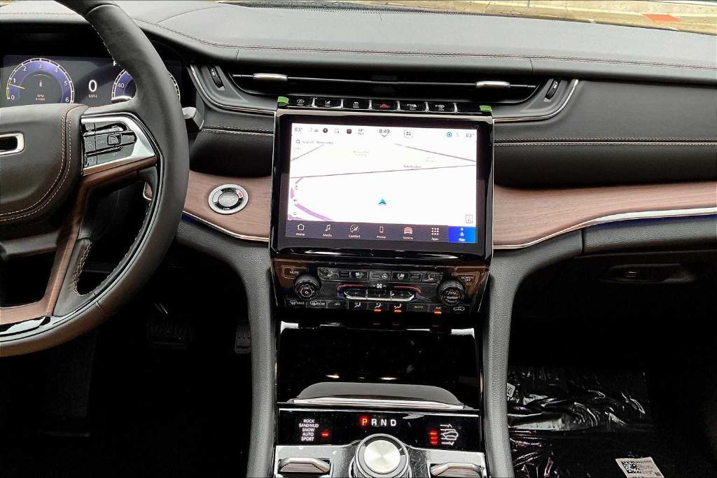 new 2025 Jeep Grand Cherokee car, priced at $51,350