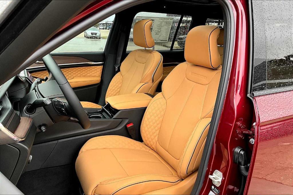 new 2025 Jeep Grand Cherokee car, priced at $51,350