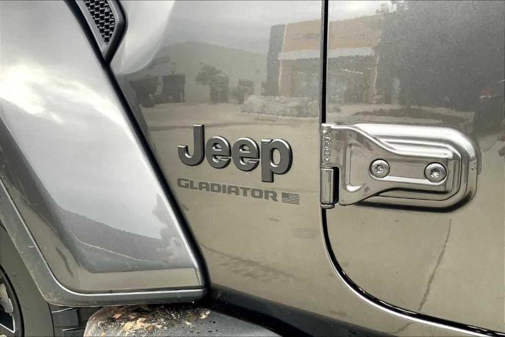 new 2025 Jeep Gladiator car, priced at $40,322