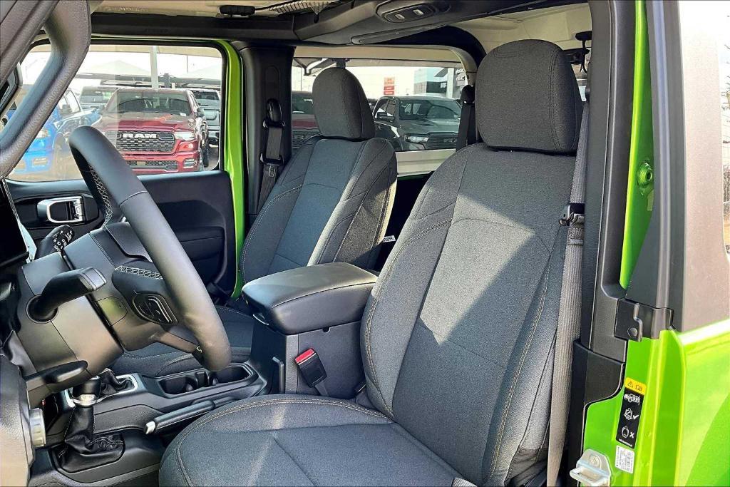 new 2025 Jeep Wrangler car, priced at $44,277