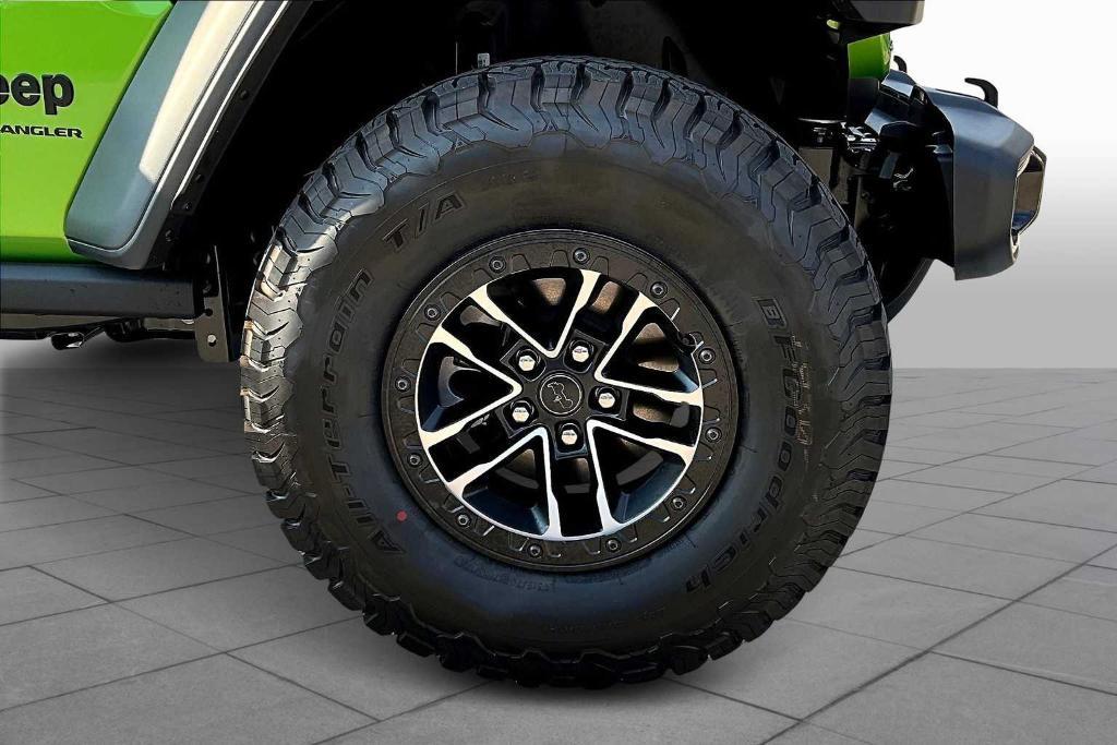 new 2025 Jeep Wrangler car, priced at $44,277