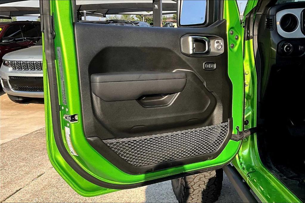 new 2025 Jeep Wrangler car, priced at $44,277