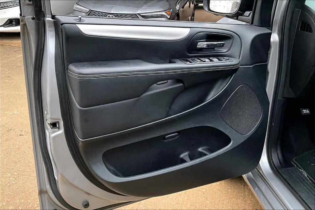 used 2016 Dodge Grand Caravan car, priced at $9,312