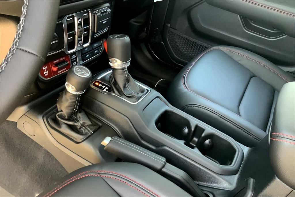 new 2025 Jeep Gladiator car, priced at $48,095