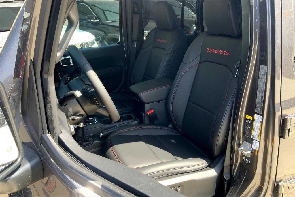 new 2025 Jeep Gladiator car, priced at $48,095
