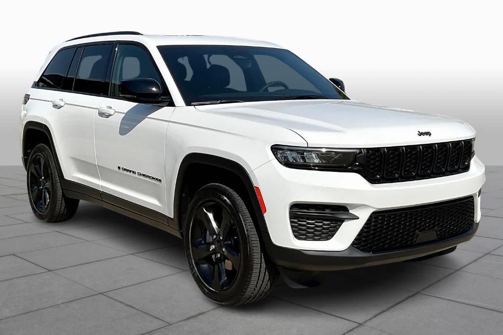 new 2025 Jeep Grand Cherokee car, priced at $42,079