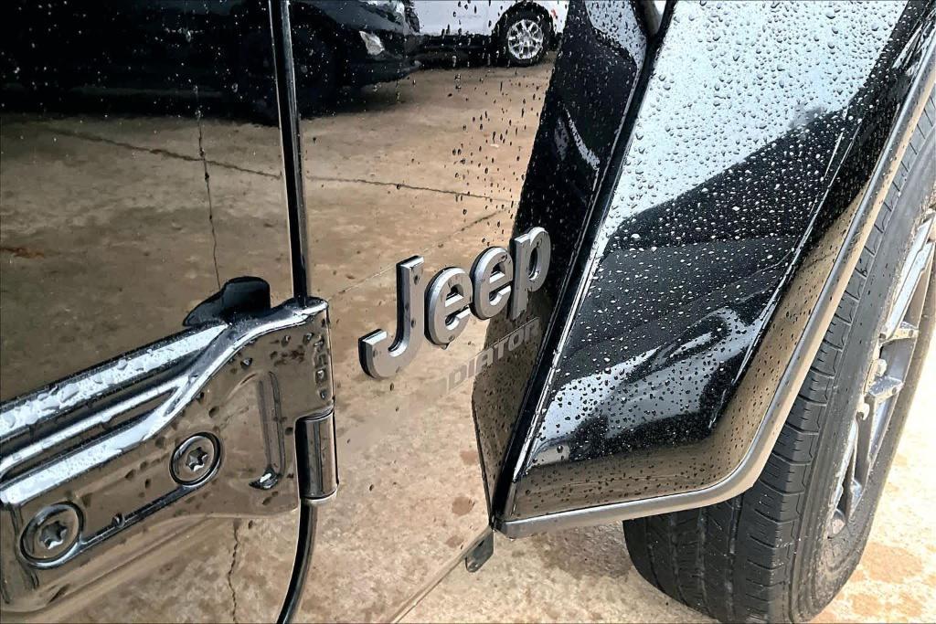 used 2024 Jeep Gladiator car, priced at $36,924