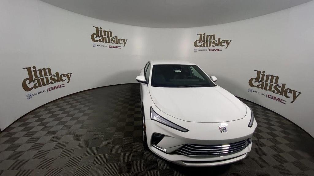 new 2025 Buick Envista car, priced at $25,530