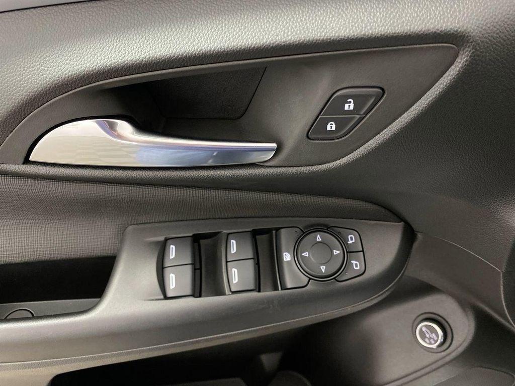 new 2025 Buick Envista car, priced at $25,530
