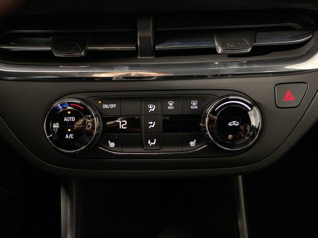 new 2025 Buick Envista car, priced at $24,630