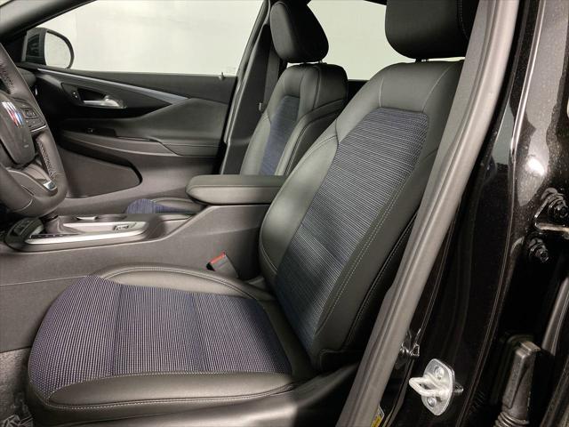 new 2025 Buick Envista car, priced at $25,670