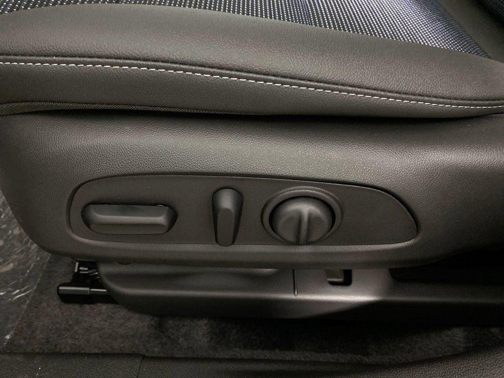 new 2025 Buick Envista car, priced at $25,670