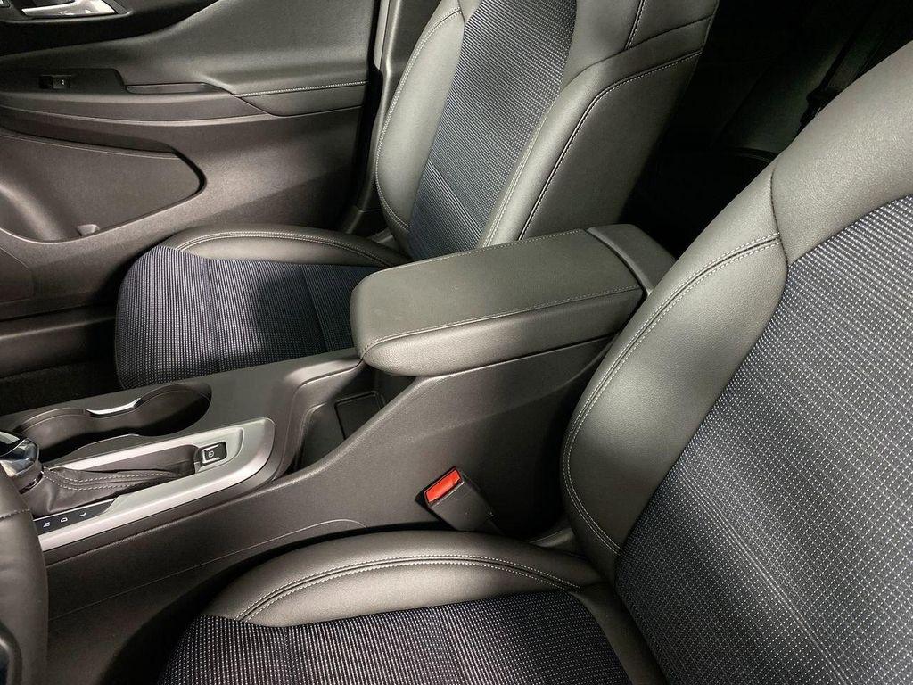 new 2025 Buick Envista car, priced at $24,717