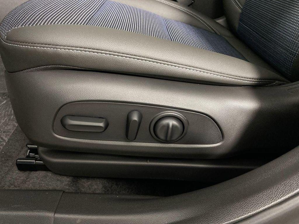 new 2025 Buick Envista car, priced at $24,717