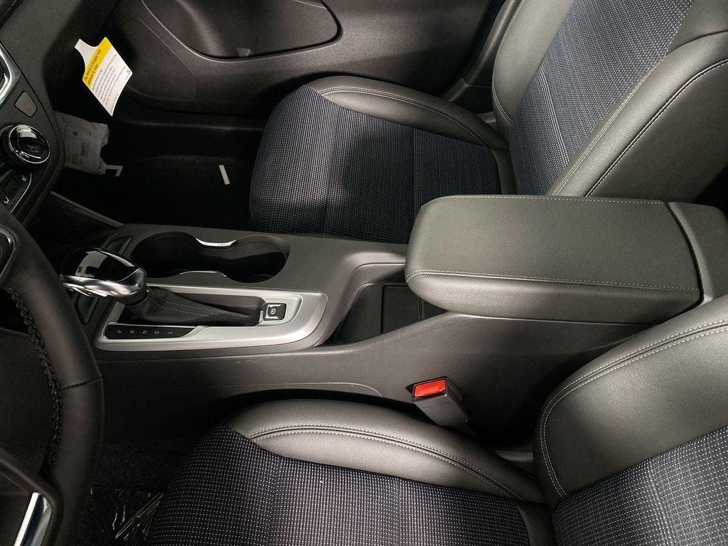 new 2025 Buick Envista car, priced at $25,962