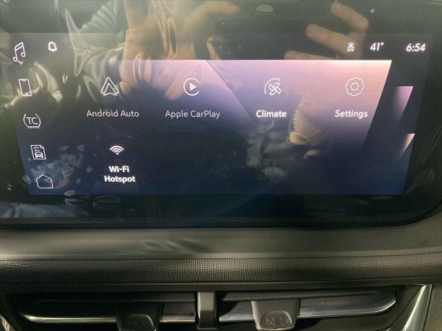 new 2025 Buick Envista car, priced at $25,962