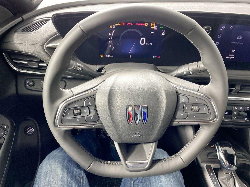 new 2025 Buick Envista car, priced at $25,670