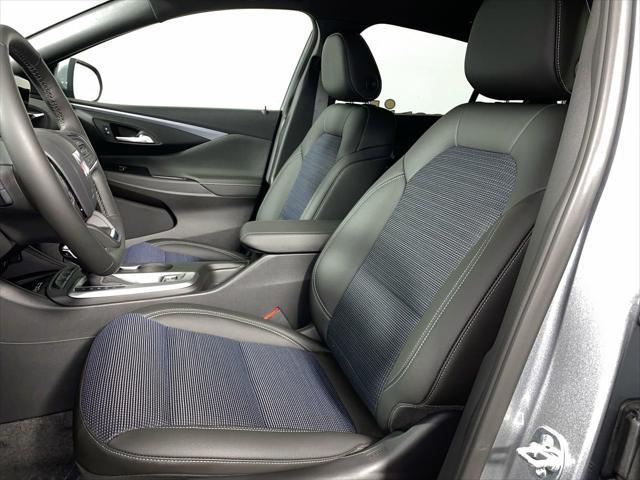 new 2025 Buick Envista car, priced at $25,670