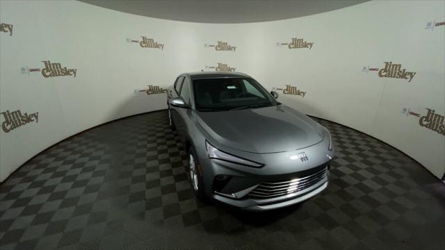 new 2025 Buick Envista car, priced at $25,670