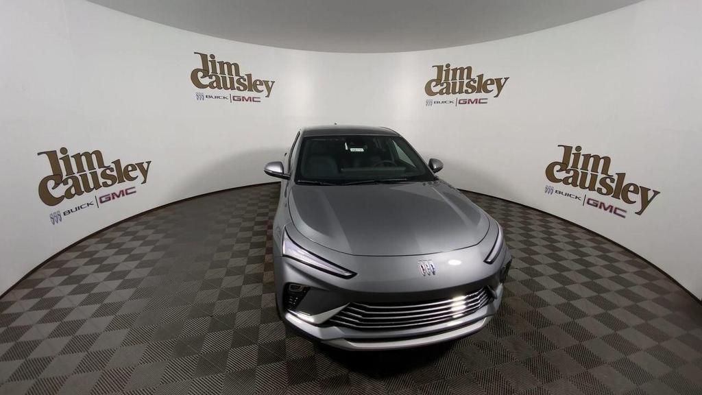 new 2025 Buick Envista car, priced at $24,630