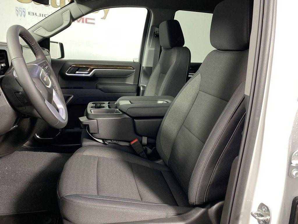 new 2025 GMC Sierra 1500 car, priced at $47,590