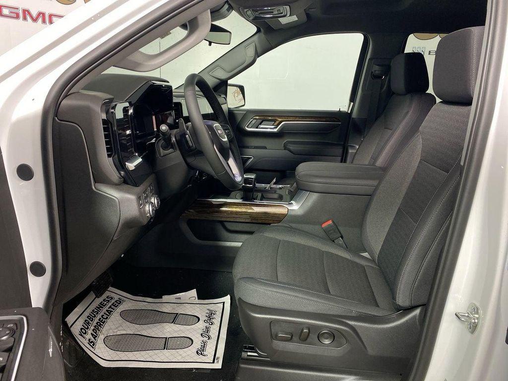 new 2025 GMC Sierra 1500 car, priced at $54,126