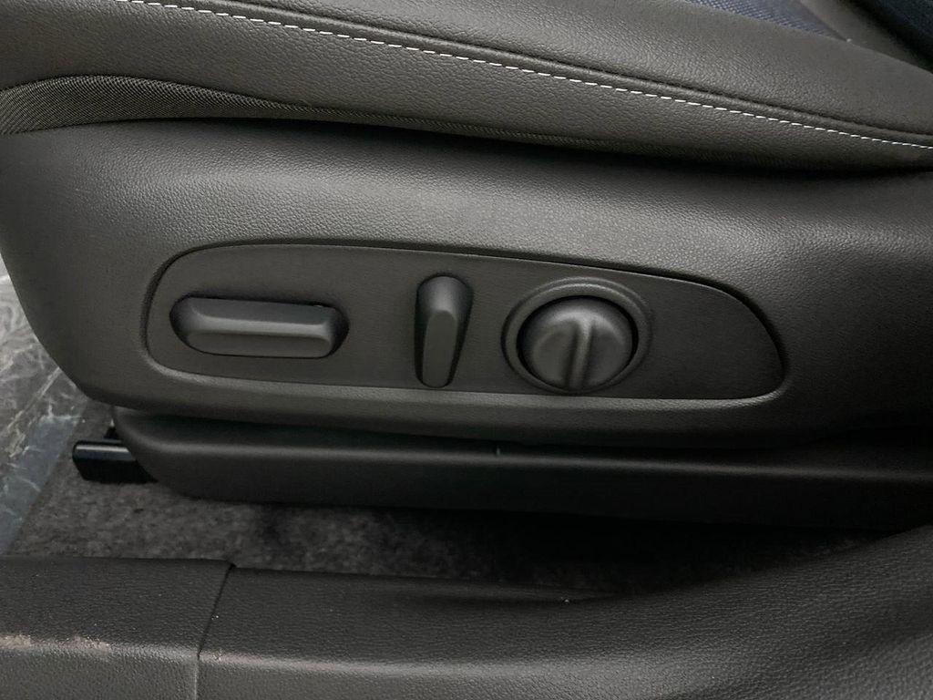 new 2025 Buick Envista car, priced at $25,150