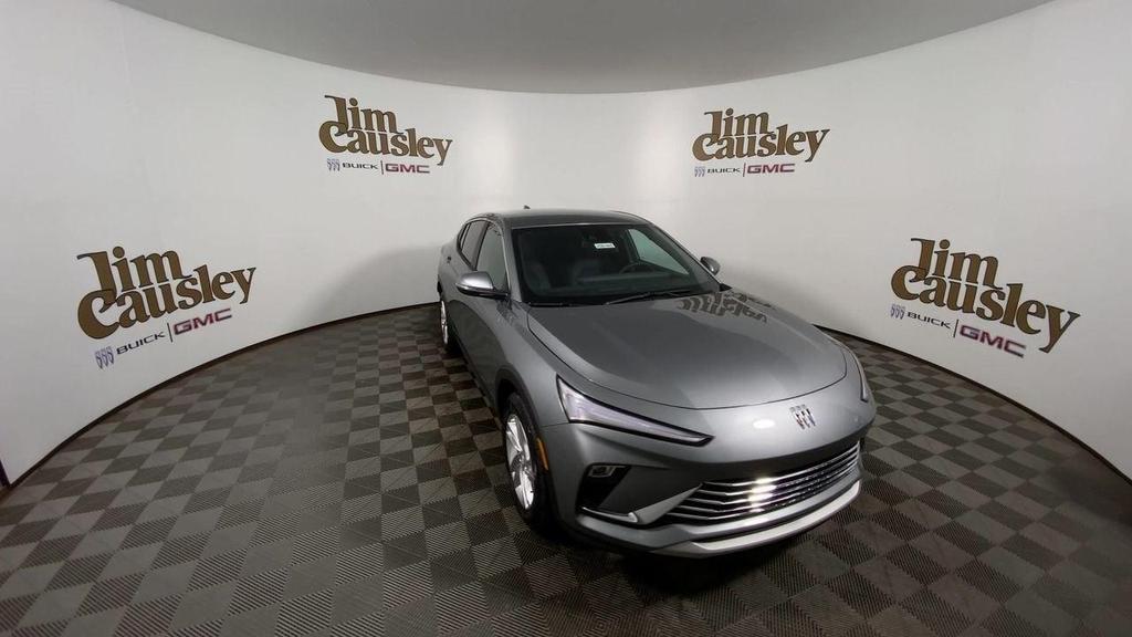 new 2025 Buick Envista car, priced at $25,150