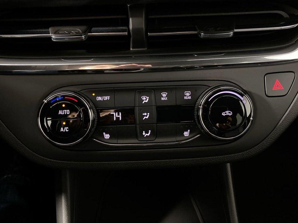 new 2025 Buick Envista car, priced at $25,150