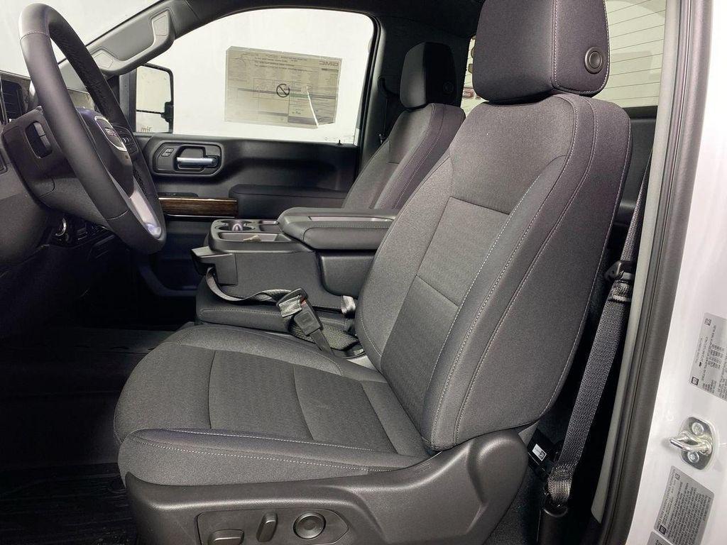 new 2025 GMC Sierra 2500 car, priced at $55,437