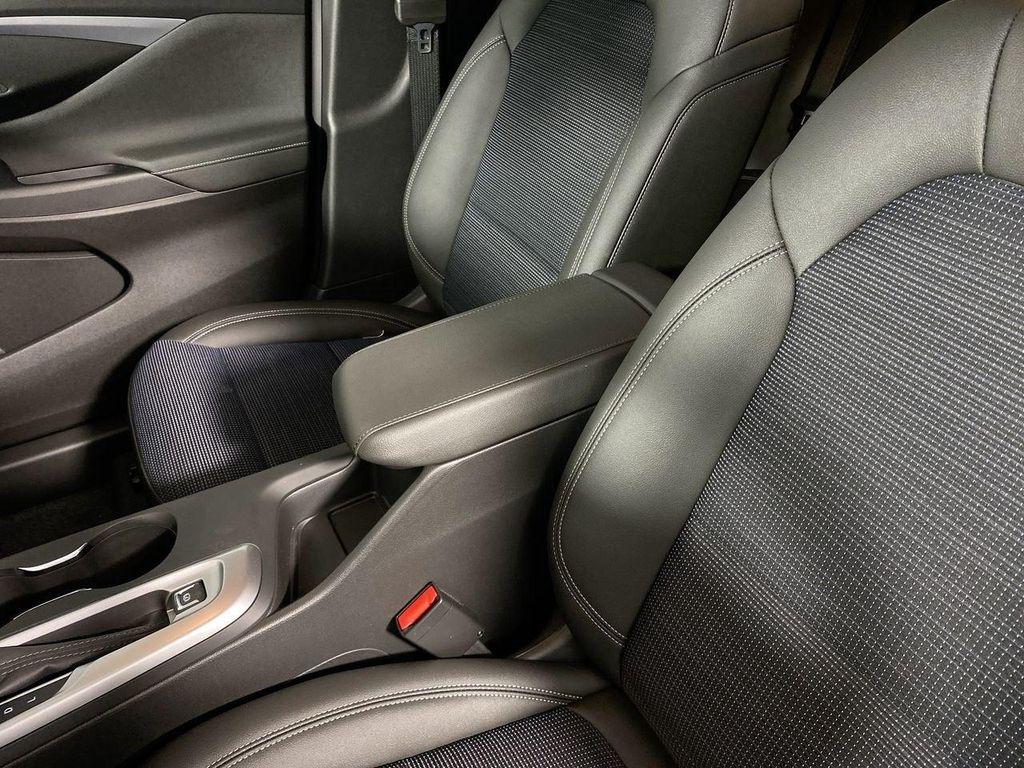 new 2025 Buick Envista car, priced at $24,198