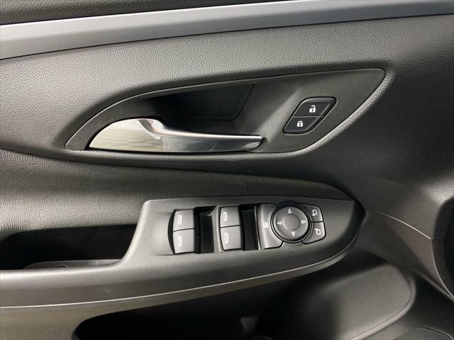 new 2025 Buick Envista car, priced at $24,198