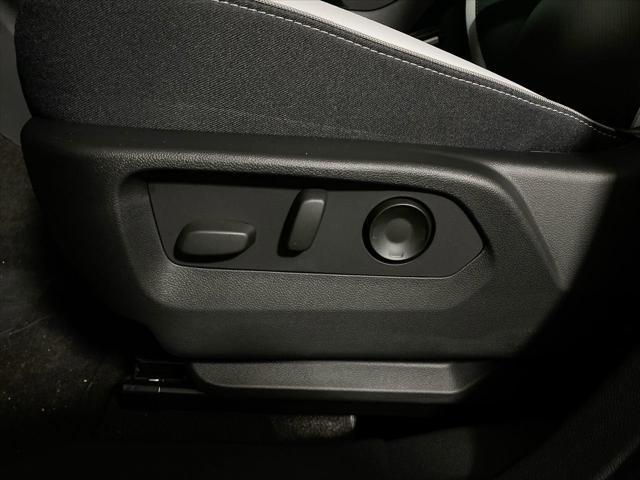 new 2025 Buick Envision car, priced at $40,331