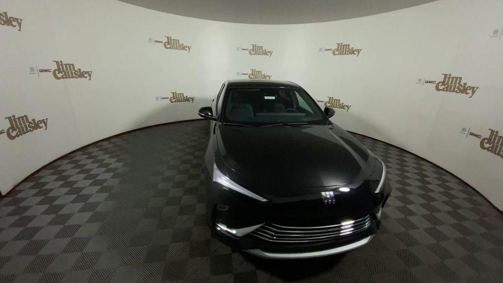new 2025 Buick Envista car, priced at $25,670