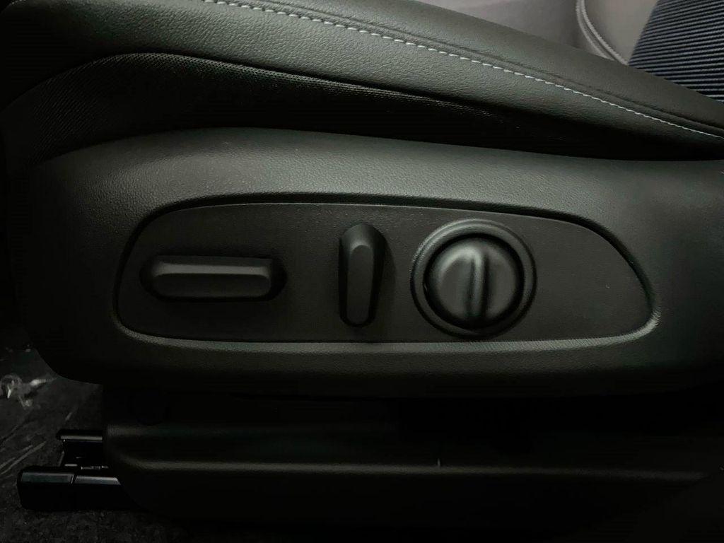 new 2025 Buick Envista car, priced at $25,670