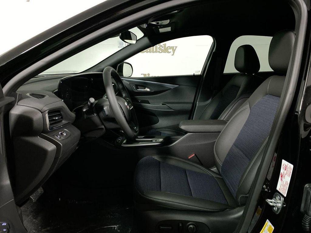 new 2025 Buick Envista car, priced at $25,670