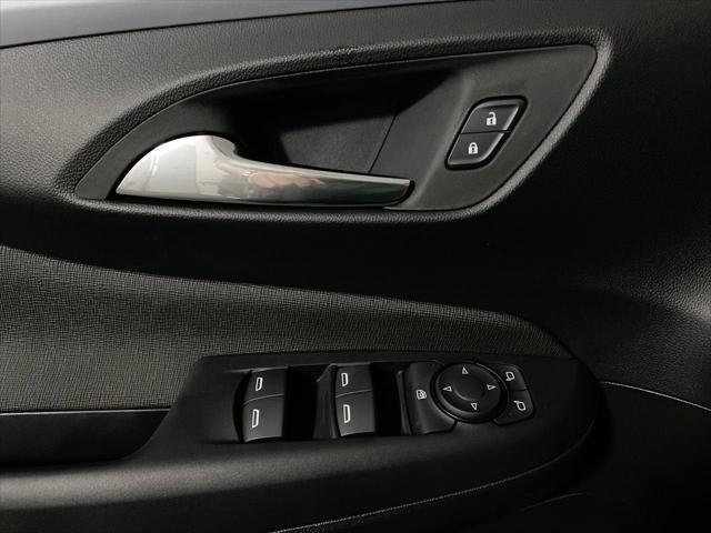 new 2025 Buick Envista car, priced at $25,670